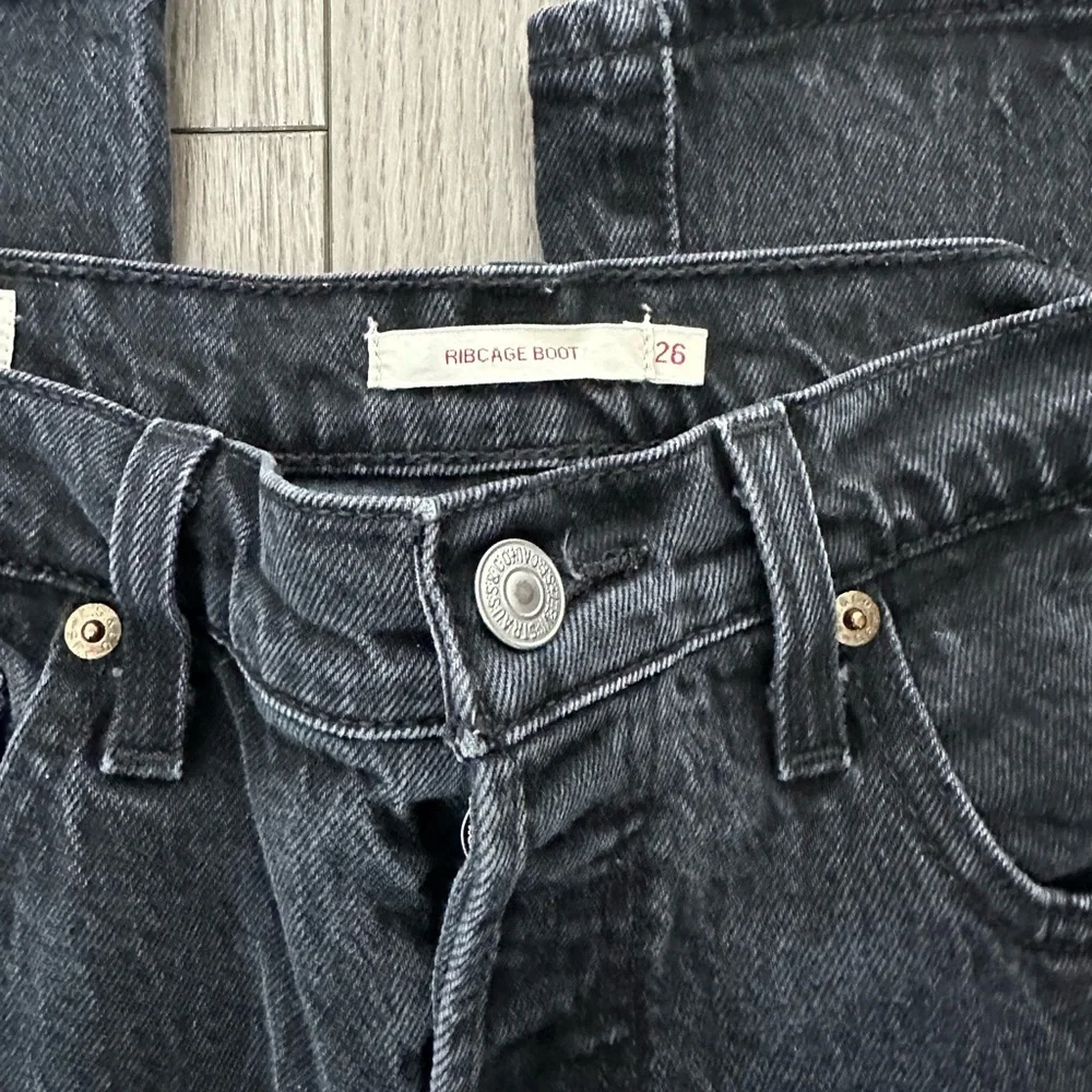 Levi's Ribcage Boot Cut Black Jeans Size 26 - Picture 7 of 11